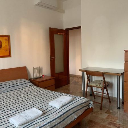 Comfortable Apartament 2 Bedroom Suitable 2-5 Pax Bologne Extérieur photo